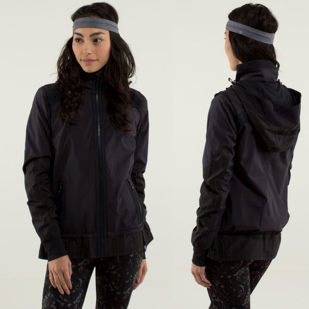 Lululemon Run Bandit Funnel Neck Reflective Jacket in Black size 12